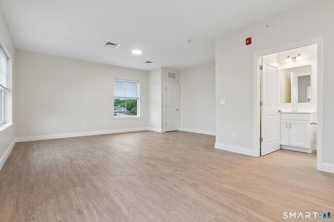 Photo - 55 Steele Blvd Unit 305