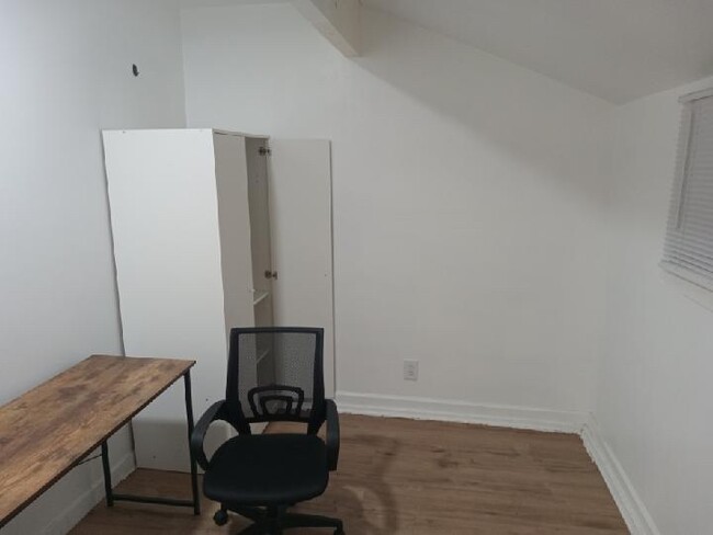 Building Photo - 18206 Sunburst St