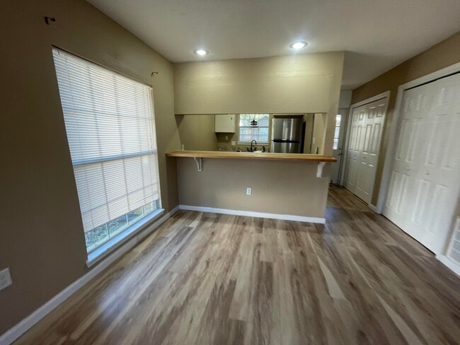 Photo - 607 W Sunset Blvd