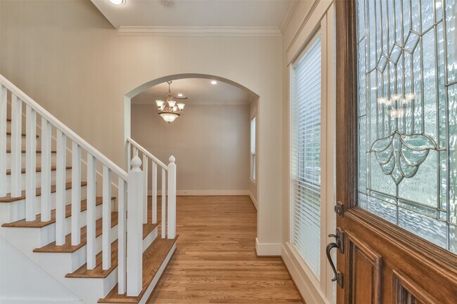 Photo - 1030 W 16th St