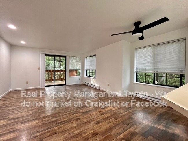 Photo - 1338 Puget St Unit 1