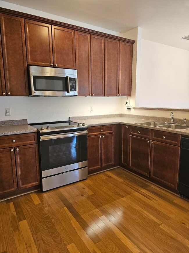 Building Photo - 8401 Callabee Way Unit #5