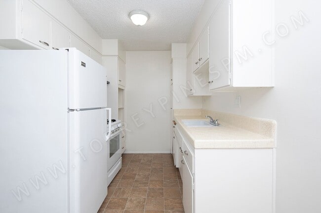 Photo - *OPEN HOUSE: 10/25 1:30-2:30PM* Charming 2... Unit 06