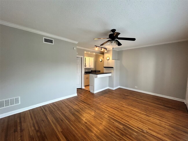 Building Photo - 219 Marshall St Unit 220 Rental