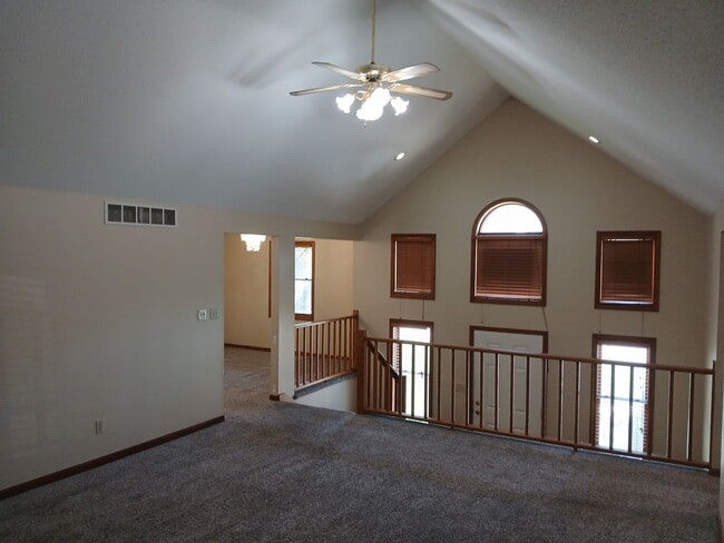 Photo - 3 bedrooms, 2.5 bathrooms, 2 car garage, with bonus flex room!