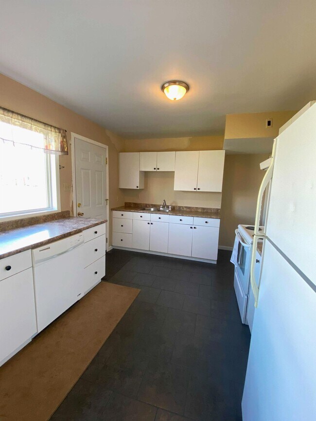 10 Little Wedeene St