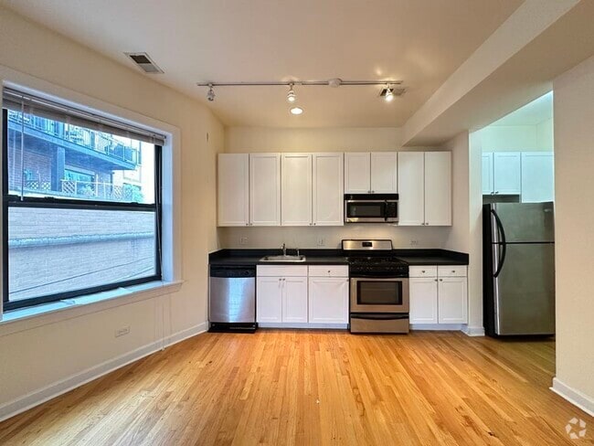 Building Photo - 4715 N Sheridan Rd Unit 32s Rental