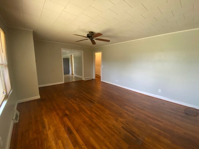 129 Freedom Dr