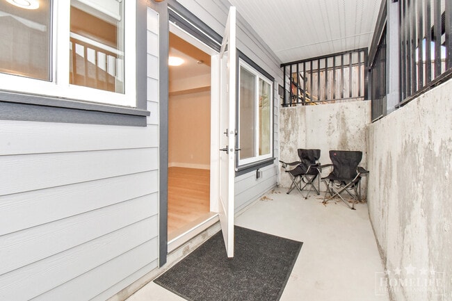 Photo - Bright & Spacious ­– 2 Bed / 1 Bath Baseme... Unit Basement