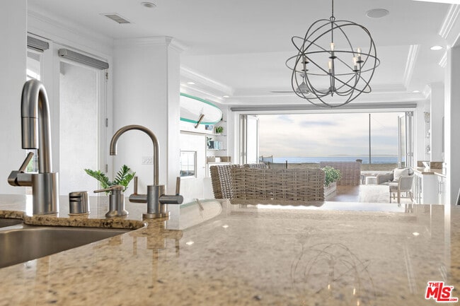 2400 W Oceanfront