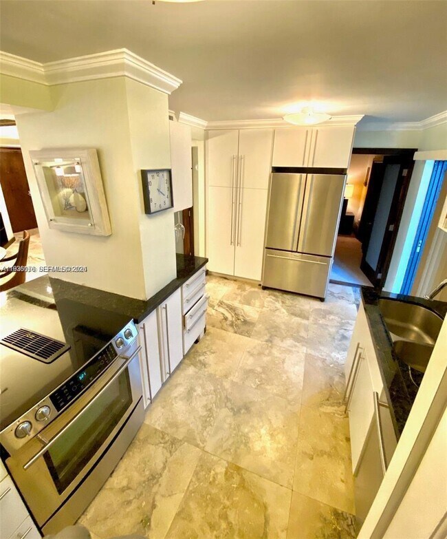 Photo - 2924 Collins Ave Unit 201