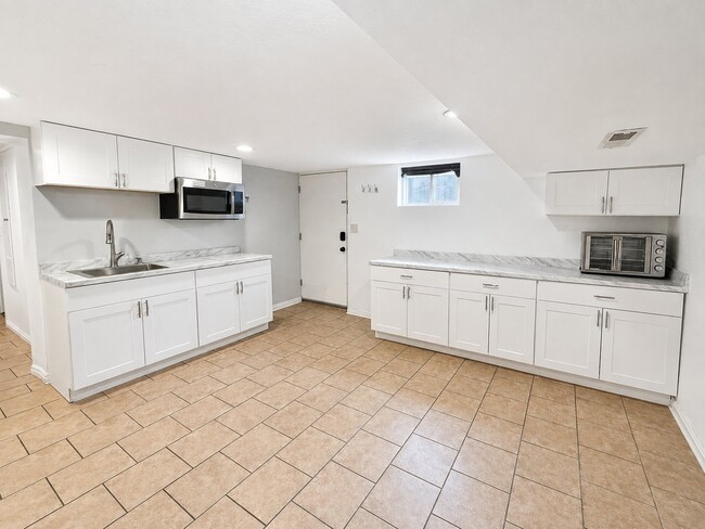 Photo - 2111 Wyoming St E