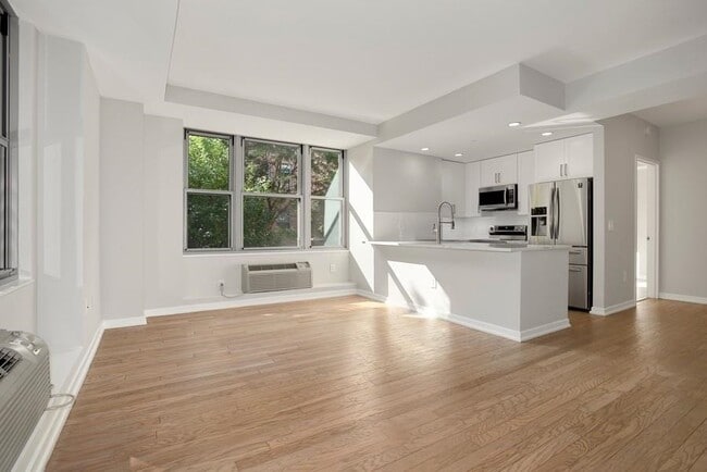 Photo - 149 Essex St Unidad 2G Rental