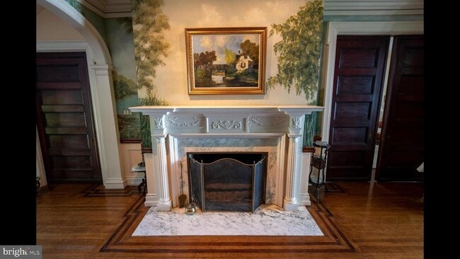 Photo - 605 Bank Ave