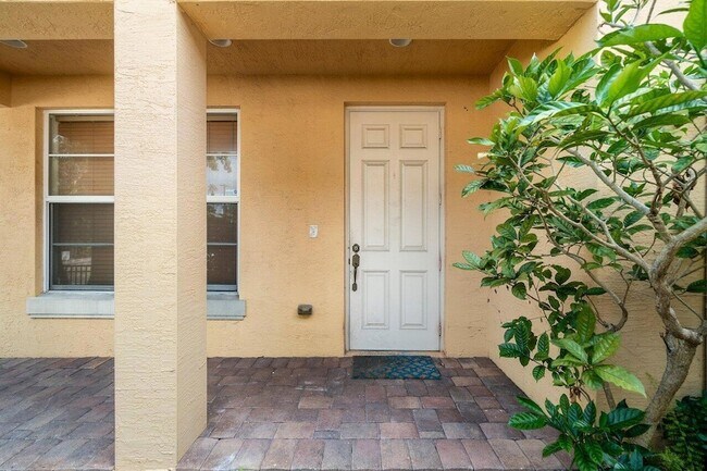 Photo - 811 S Federal Hwy