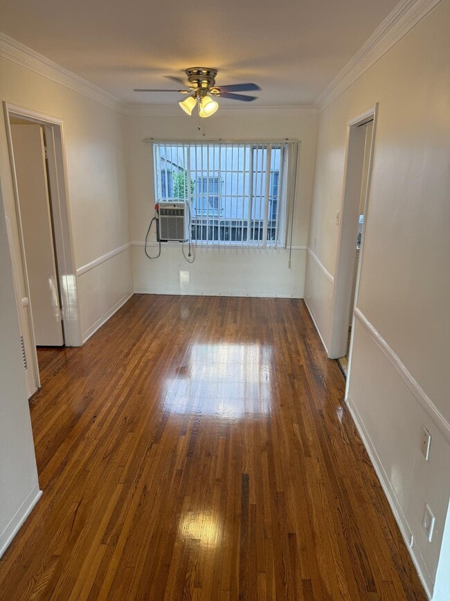 Building Photo - 1114 N Sweetzer Ave Unit #B