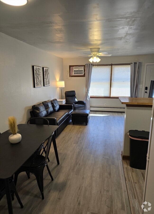 Building Photo - Elm Multiplex Unit 3 Rental