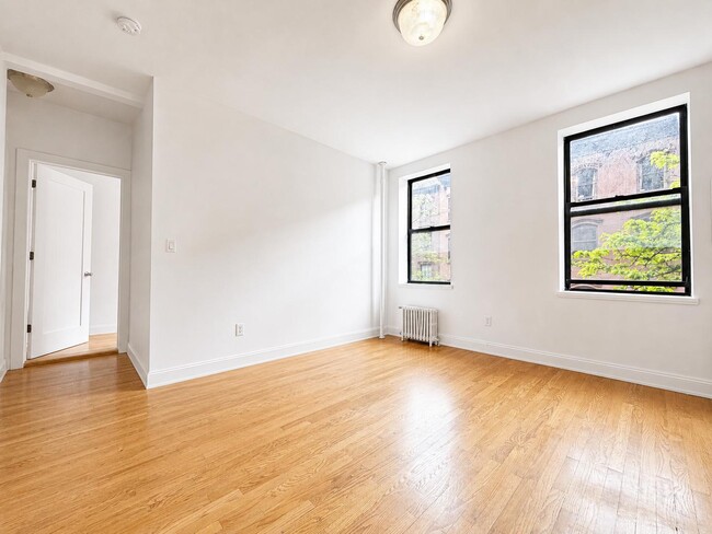 Photo - 29 W 12th St Unidad 3A