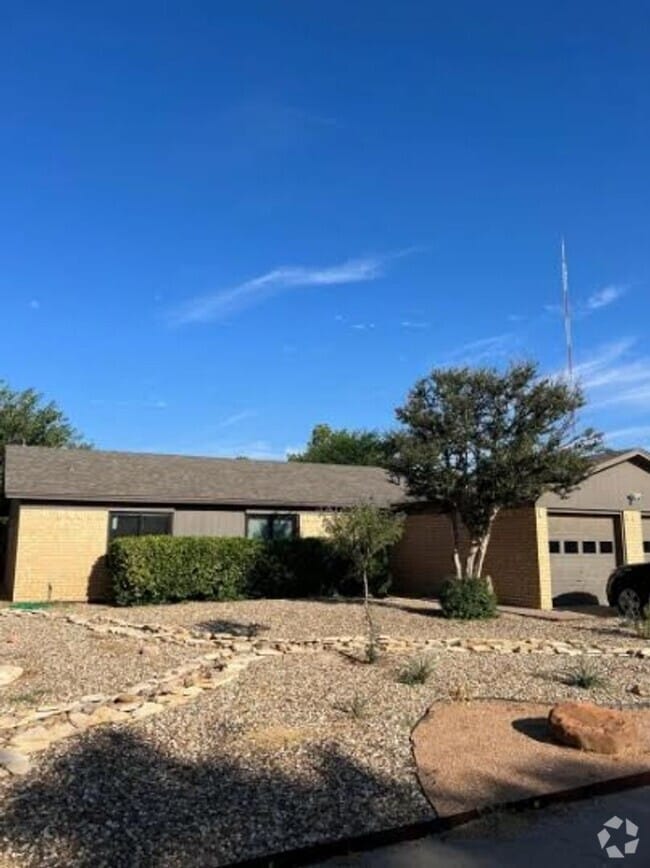 Building Photo - Available August 8th: Beautifully Updated ... Rental