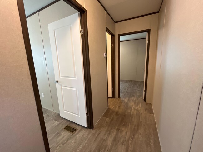 Building Photo - 204 Linda St Rental