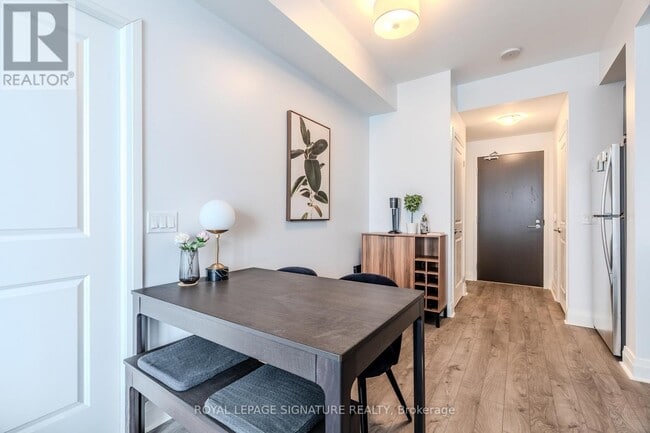 Photo - 17 Zorra St Unit 1911