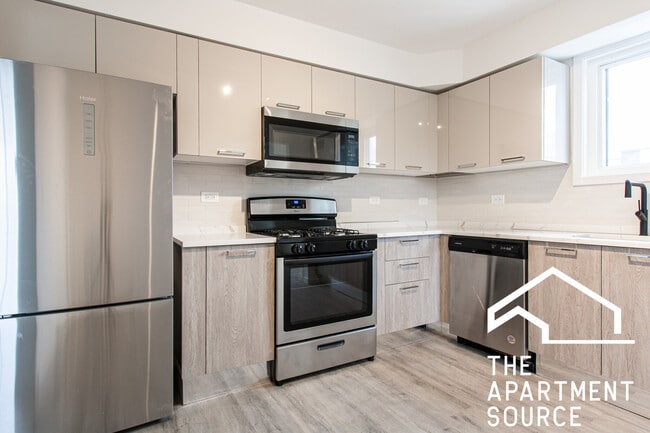 Building Photo - 7621 N Sheridan Rd Unit 3B Rental