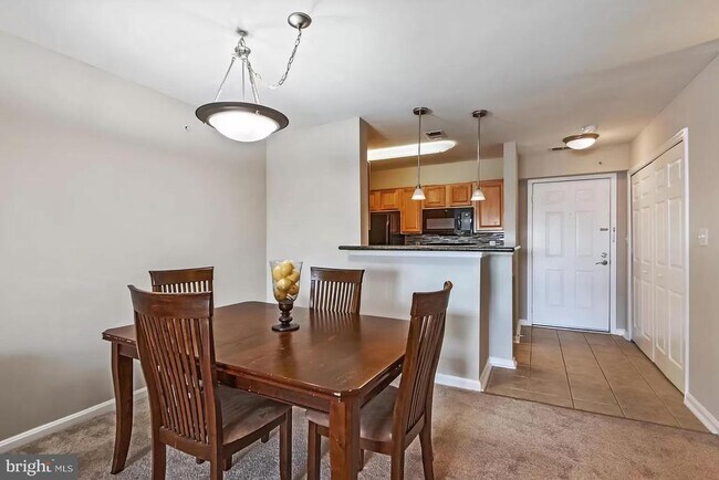 Photo - 3178 Summit Square Dr Apartment Unit 3-E3