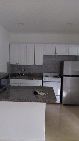 Photo - 1429 SW 9th St Unidad 9