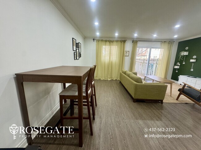 Photo - Spacious 3-Bedroom Condo-Townhouse with Backyard & Parking – Brampton Unité 76
