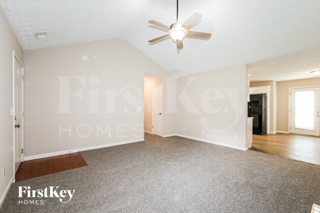 Photo - 130 Macadamia Ct