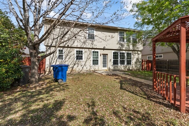 Photo - 4914 Roan Brook