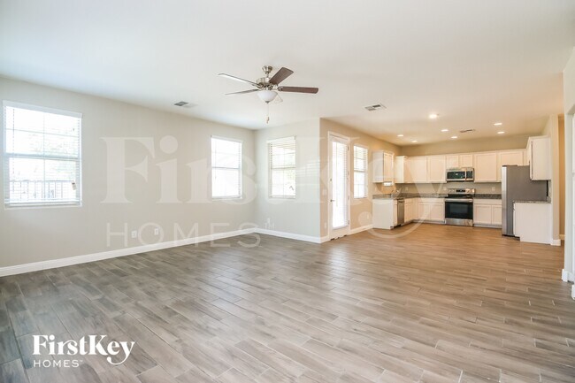 Photo - 305 N Sunrise