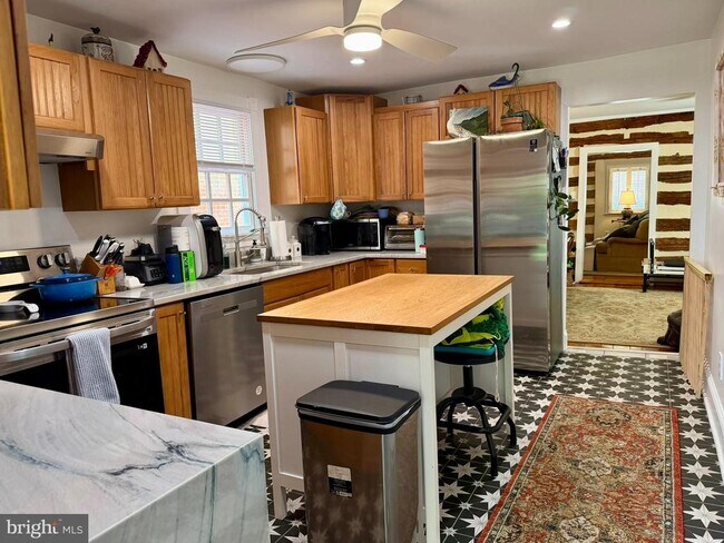 Photo - 122 N Washington St