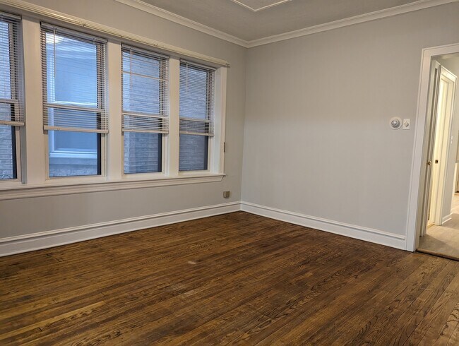 Photo - 5650 N Spaulding Ave Unit 2