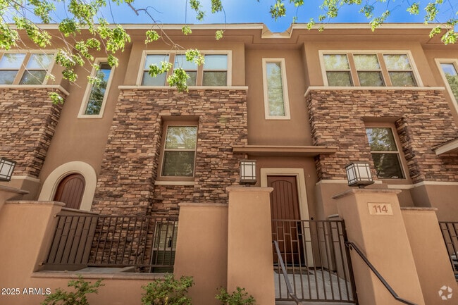 Building Photo - 5550 N 16th St Rental