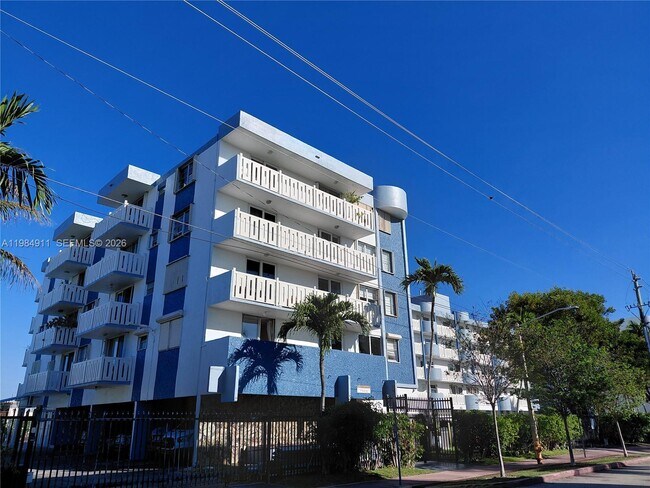 Photo - 7900 Tatum Waterway Dr Unit 405