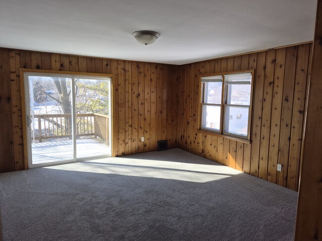 Photo - 202 Gadow Ln