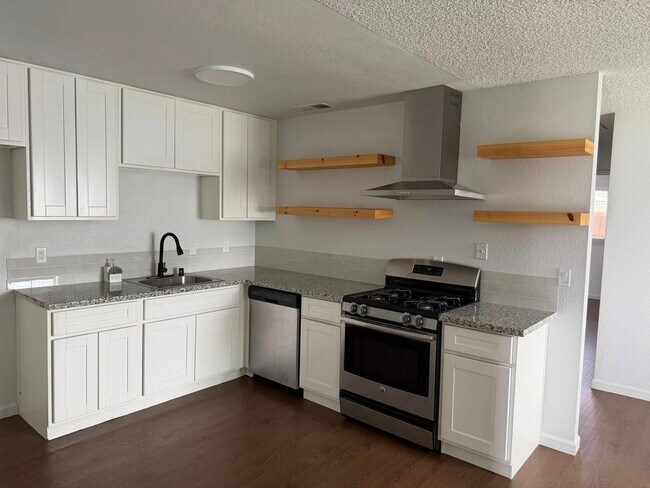 Photo - 5310-5312 Wallaby Way Unit 5310