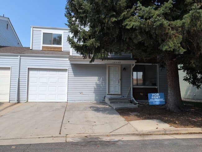 Building Photo - Convenient location, new paint & carpet throughout, enclosed patio.