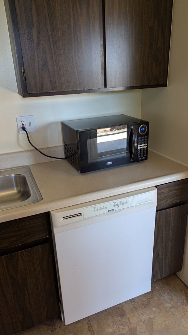 Photo - Bright & Spacious 2 Bed with Balcony in Prime Location