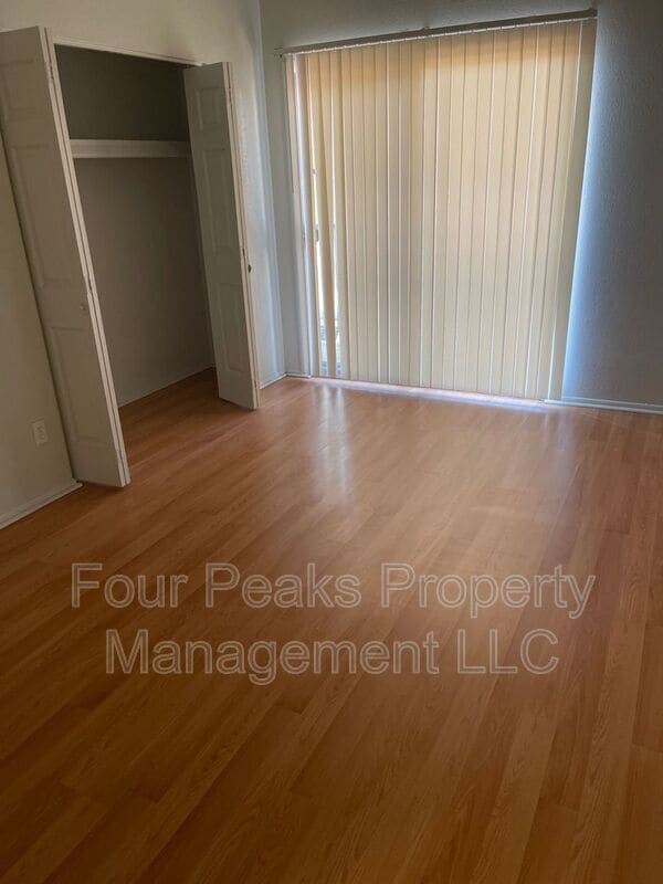 Photo - 2813 E Paradise Ln