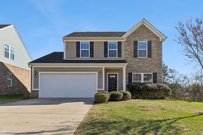 Building Photo - Charming and move-in ready 3-bedroom, 2.5-bath home