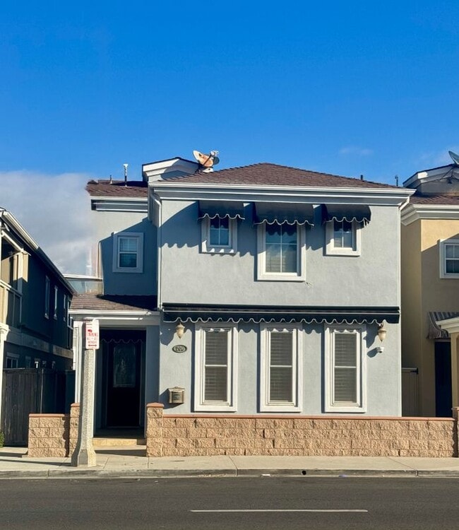 Building Photo - 206 E Balboa Blvd Rental