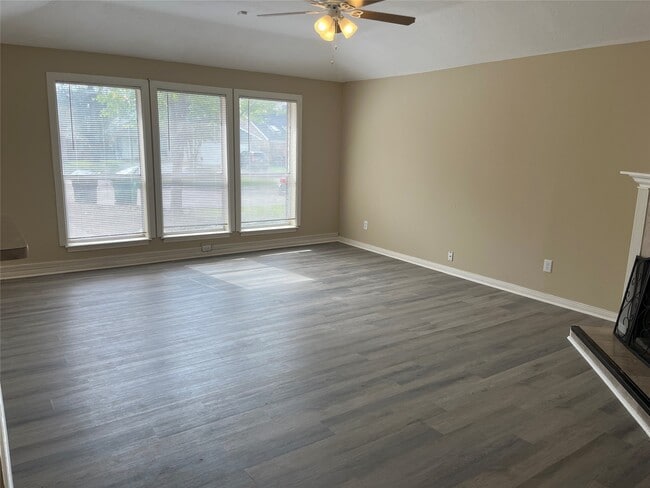 Photo - 9502 Triola Ln