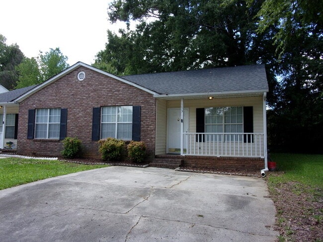 Photo - 2 Bedroom 2 Bath Duplex near Cherry Park Unit 1073