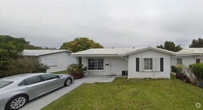 Building Photo - 8409 NW 59th Ct Rental