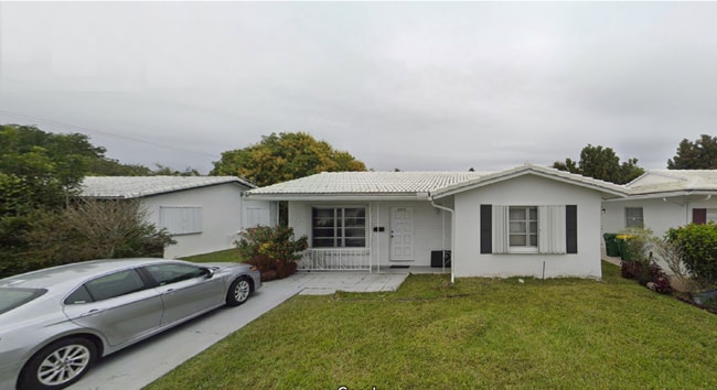 Photo - 8409 NW 59th Ct House