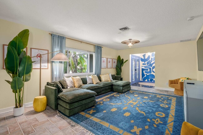 Photo - 1842 Del Robles Dr Unidad SI ID1502698P