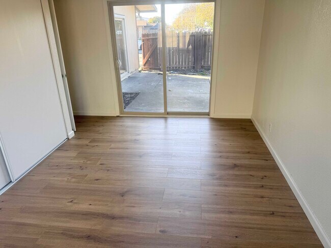 Photo - 4710 Cutting Cir