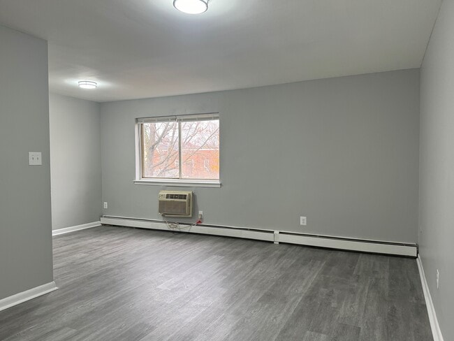 Prescott Arms Apartments